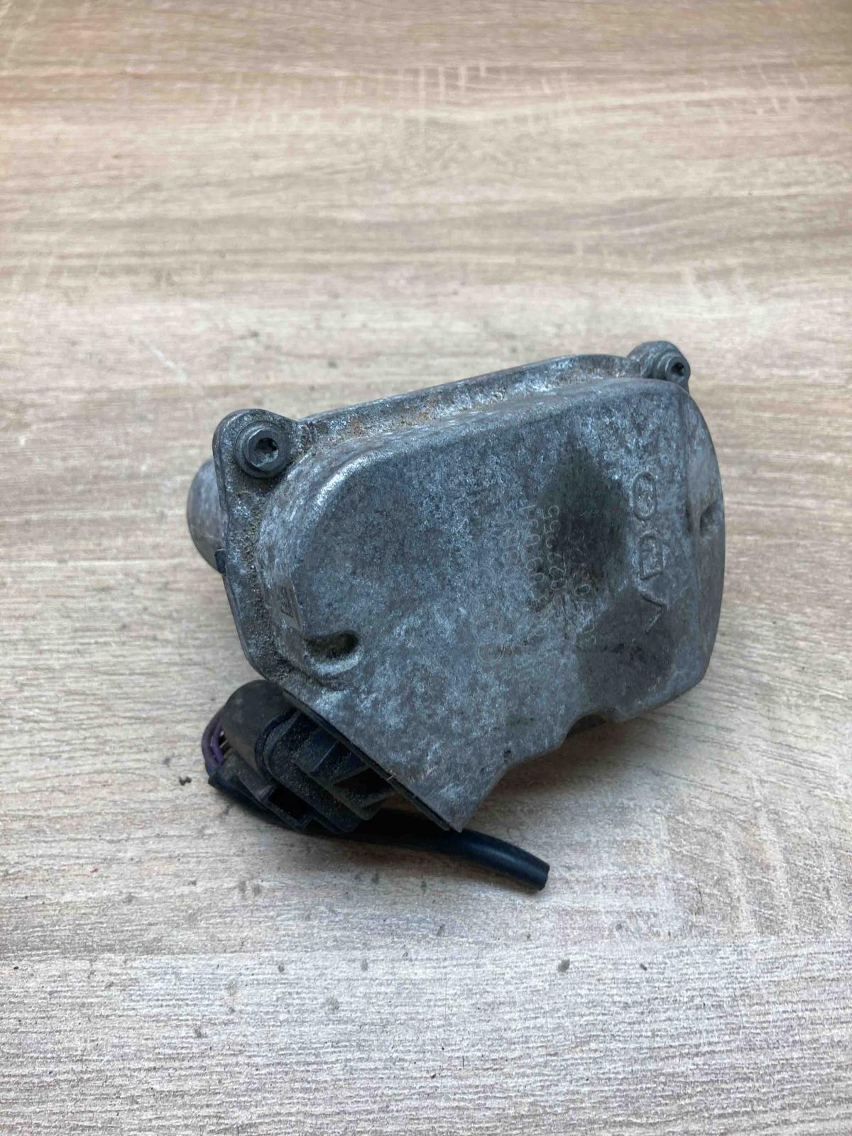 057129086G A2C53022955  Intake manifold valve actuator/motor Audi A8 S8 D3 4E