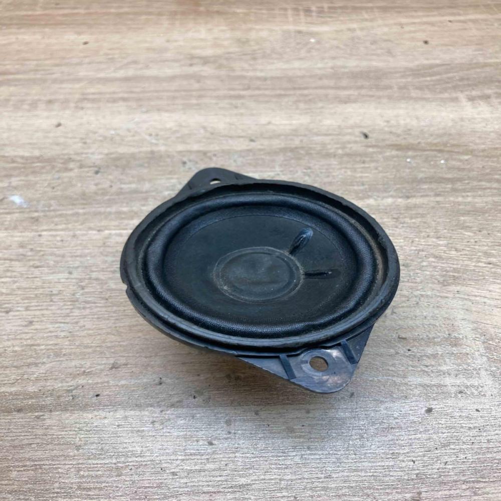 4F0035412 283204 001  Panel speaker Audi Q7 4L