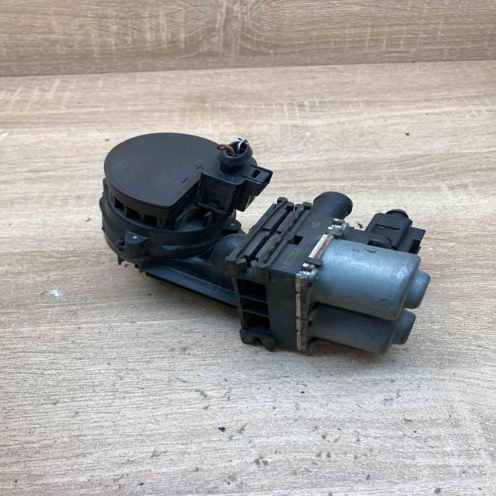 0392023007 050228A  Coolant heater control valve Audi A6 S6 C6 4F