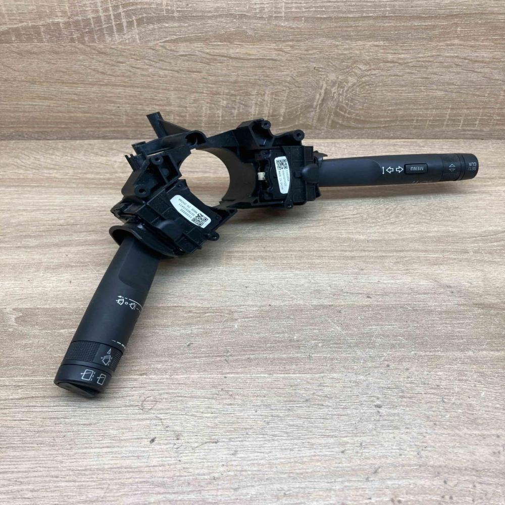 13305522 13303268  Wiper turn signal indicator stalk/switch Opel Insignia A
