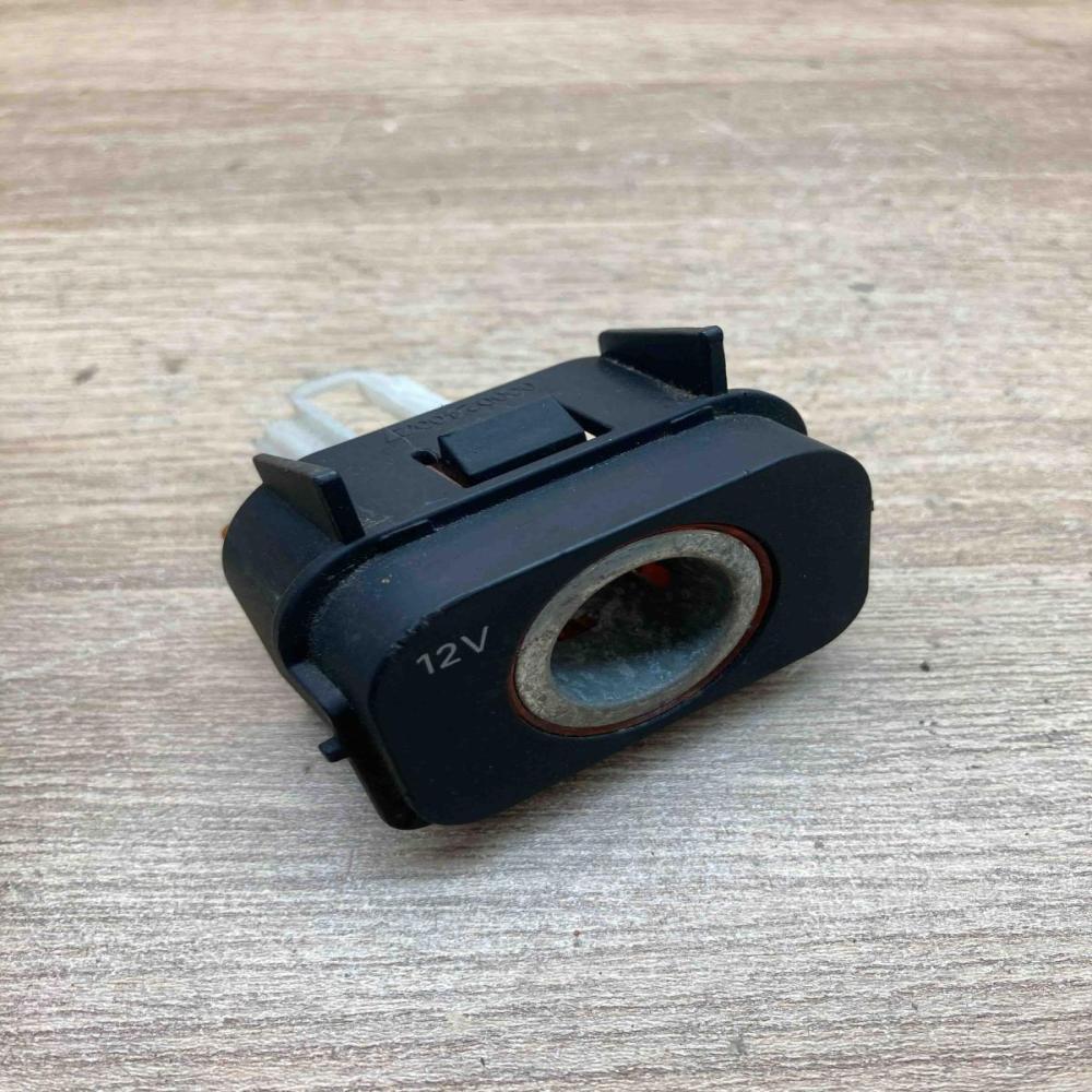 8K0919565   12 V Socket (rear) Audi A4 S4 B8 8K