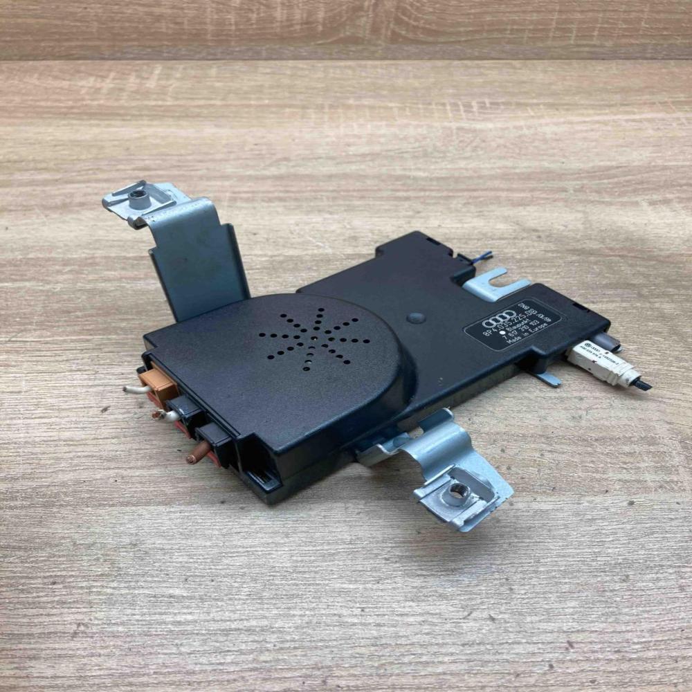 8P4035225D 7617310103  Antenna control unit Audi A3 S3 8P