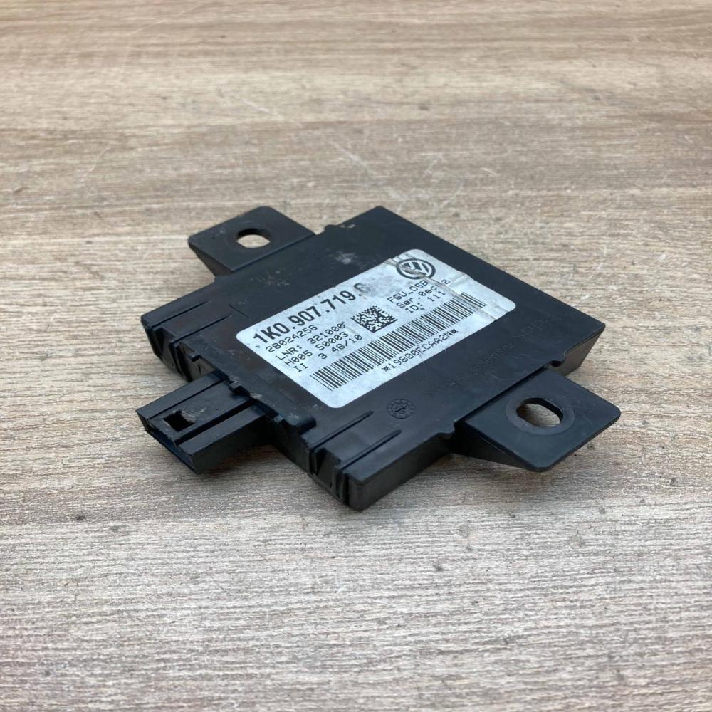 1K0907719 28024256  Alarm control unit/module Audi A3 S3 8P