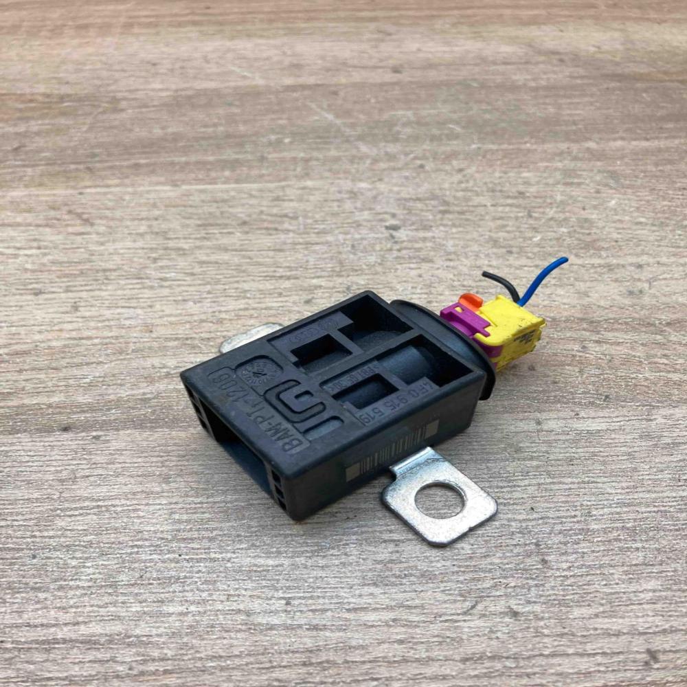 4F0915519   Battery relay fuse Audi Q7 4L