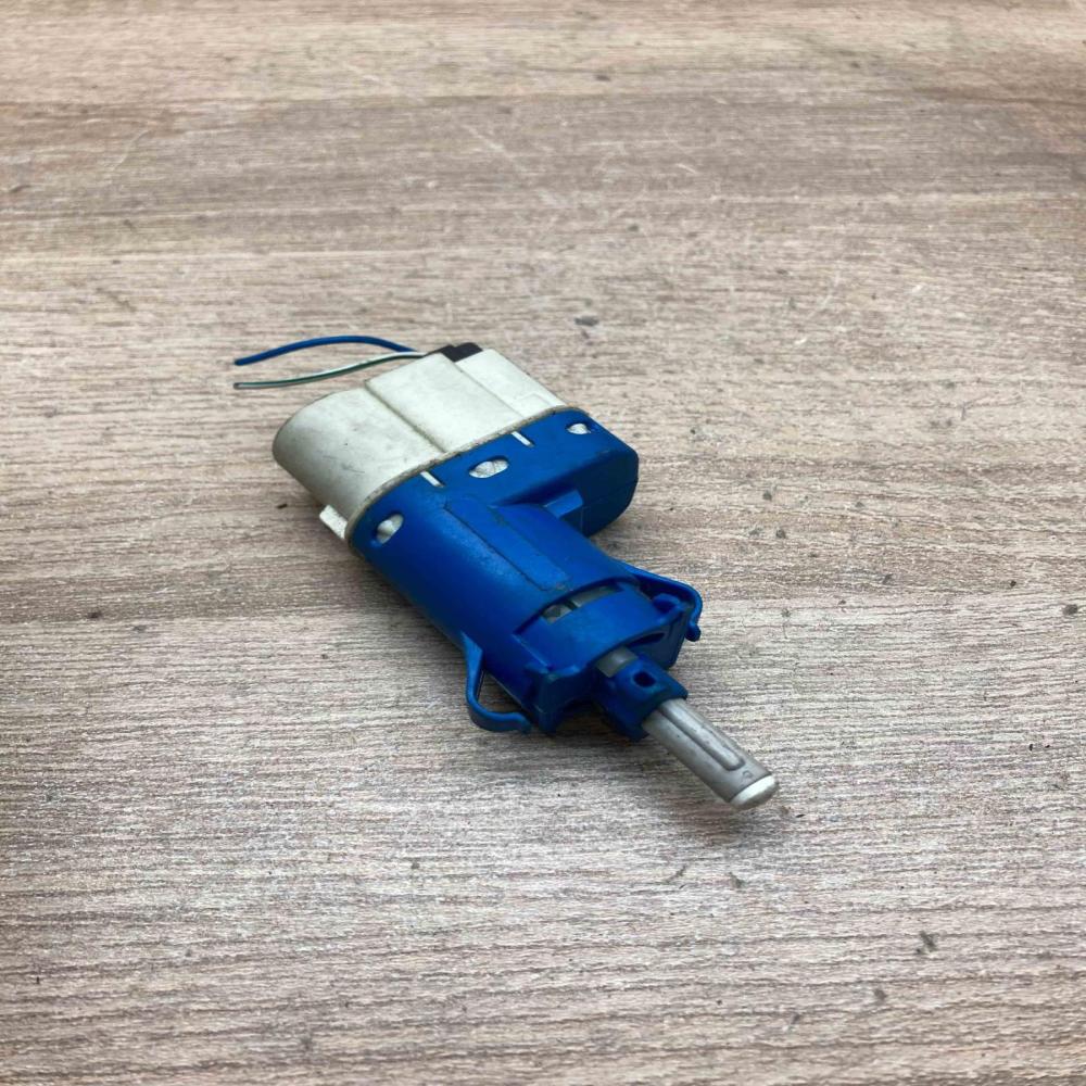 3M5T 9C872 AB   Brake pedal sensor switch Ford Focus C-MAX
