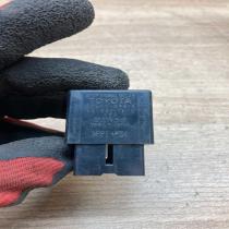 895A1 47010 061800 1010  Brake pedal sensor switch Toyota Prius (XW30)