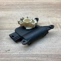 1K0907511C 0132801336  Air flap motor/actuator Volkswagen Touran I