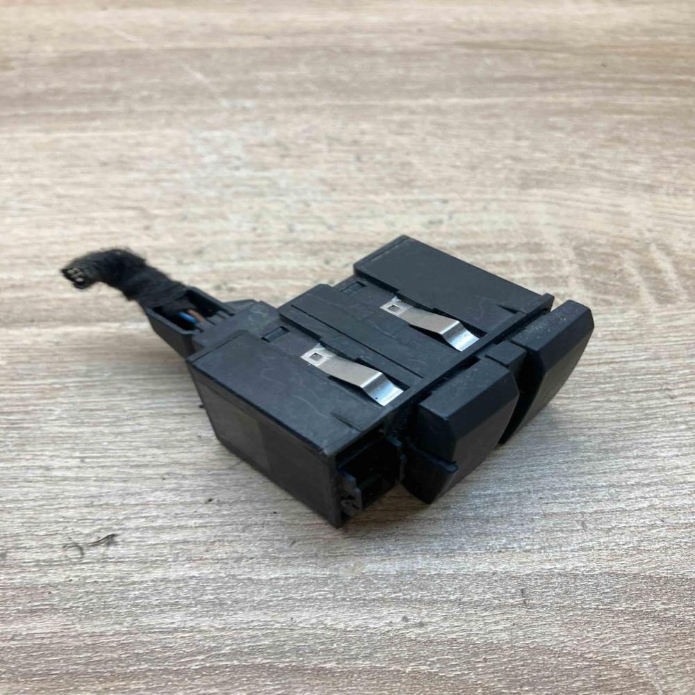 4L2927123 3L3032A  Parking (PDC) sensor switch Audi Q7 4L