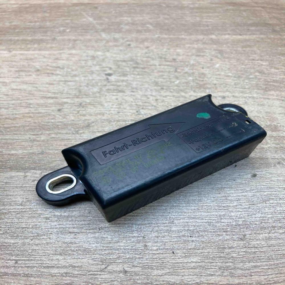 A0038200726 82176166 4  Airbag deployment crash/impact sensor Mercedes-Benz E W2