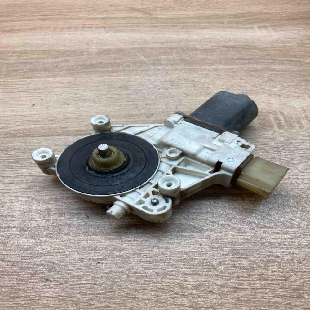6927027 996624 102  Front door window regulator motor BMW 3 E90 E91