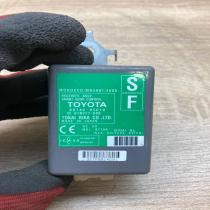 89740 05010 61B377 000  Door control unit/module Toyota Avensis T270