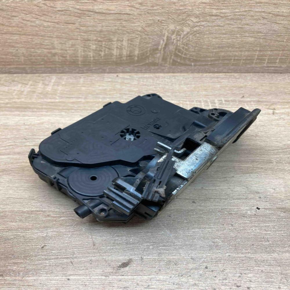 7059973   Rear door lock BMW 3 E90 E91
