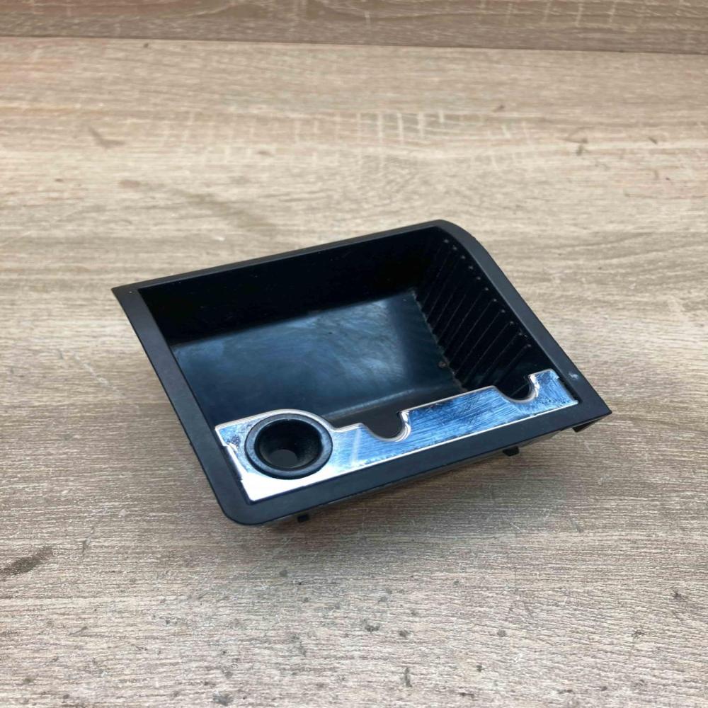 1K0857335   Car ashtray Volkswagen Golf V