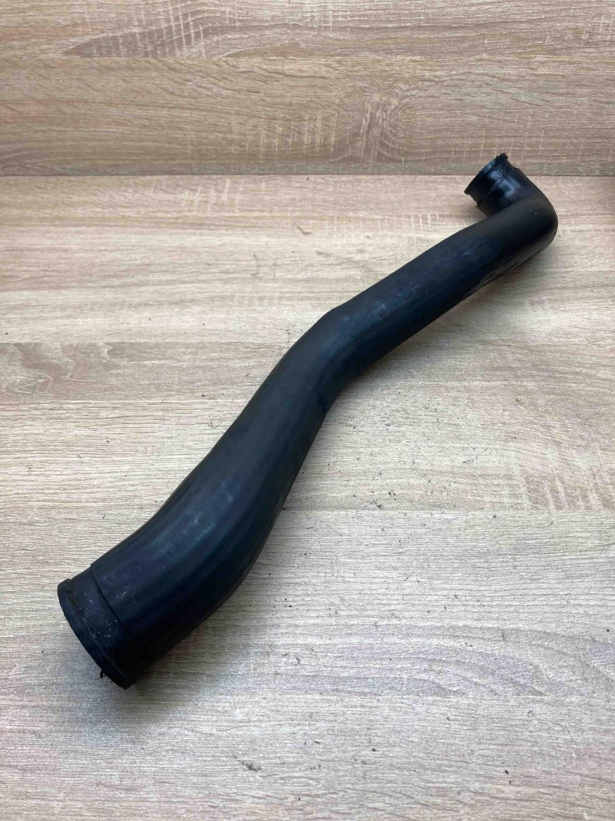 2247325   Air intake duct part BMW 3 E46