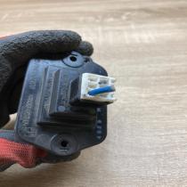PM010010B   Heater blower motor/fan resistor Mazda 6
