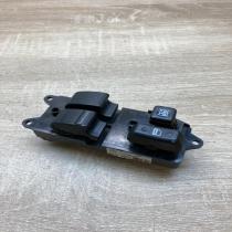 84820 05110 54356025A  Electric window control switch Toyota Avensis T250