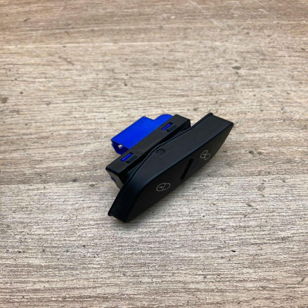 5K0962126 1831 02S  Central locking switch button Volkswagen Golf VI