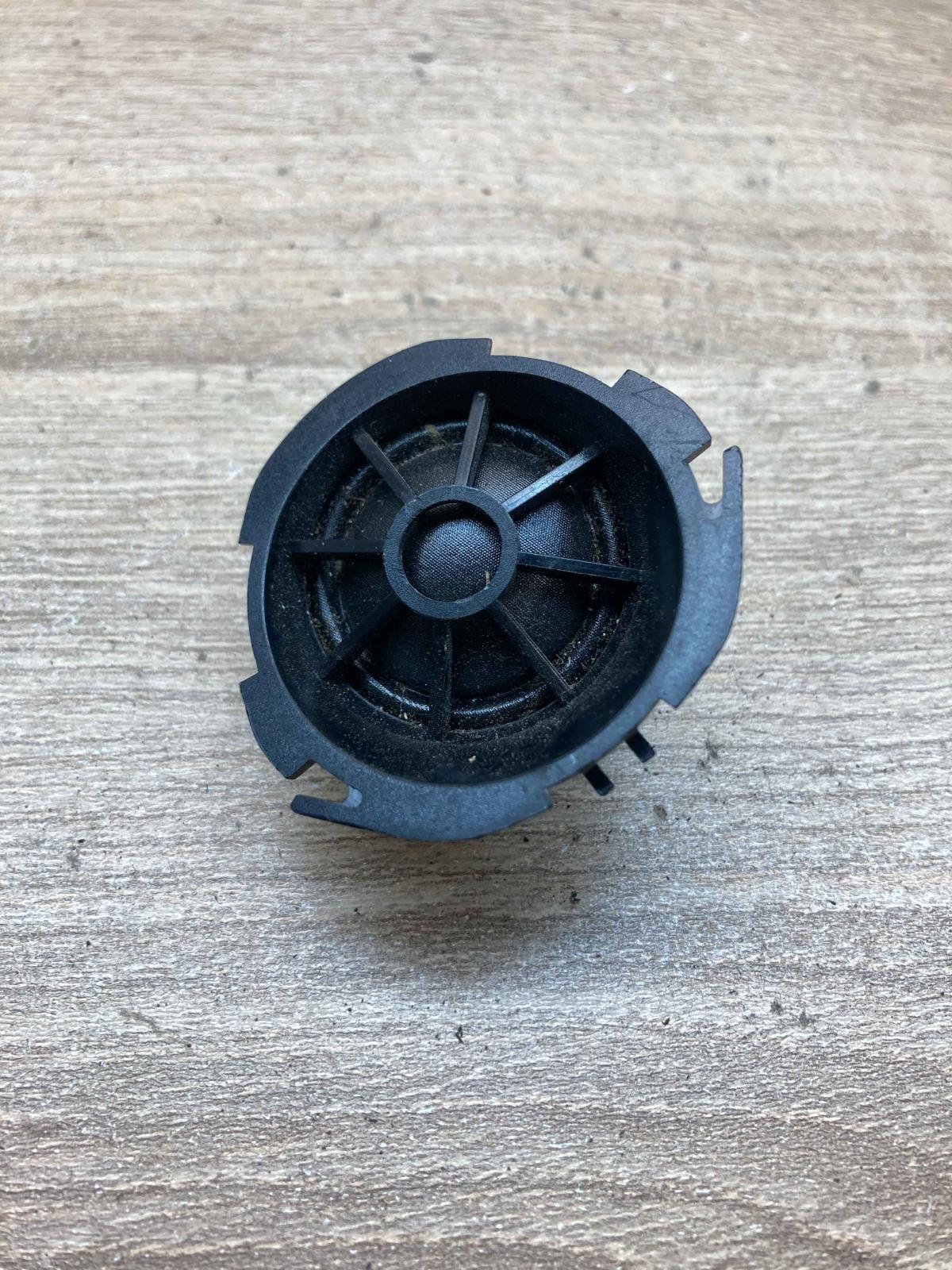 8P0035399C   Front door high frequency speaker Audi A3 S3 8P