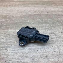 8P0955557 019739 RB4 Airbag deployment crash/impact sensor Audi A3 S3 8P