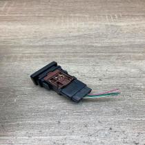 15C032 116 1C9D  ESP (stability program) switch Toyota Avensis T270