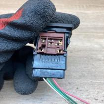 15C032 116 1C9D  ESP (stability program) switch Toyota Avensis T270
