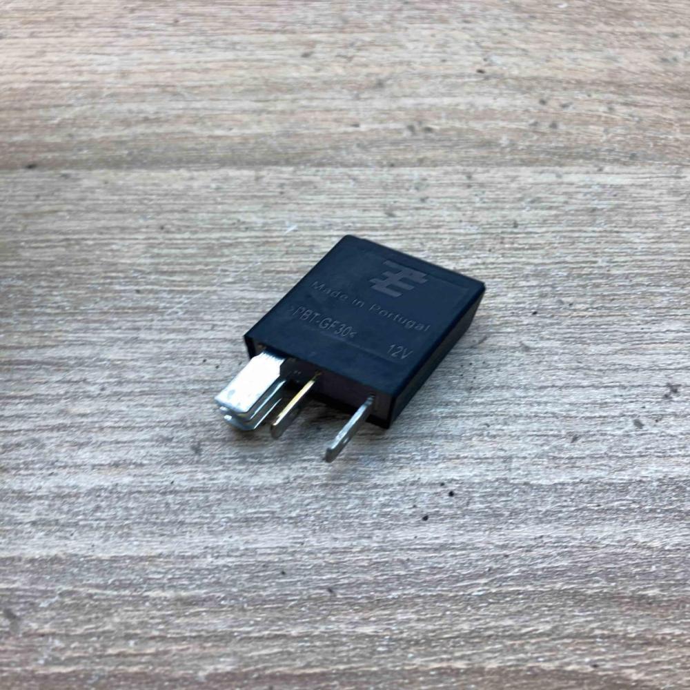 7M0951253C 95VW10K705EA  Other relay Audi A6 S6 C6 4F
