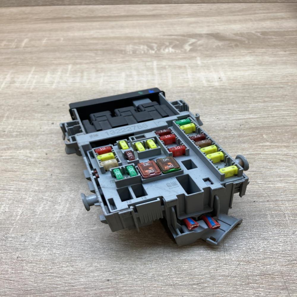 13222786   Fuse module Opel Zafira C