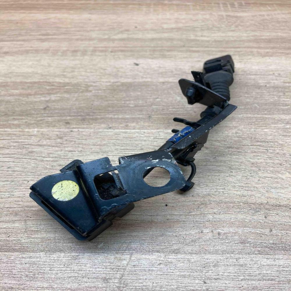 4E0616575J 151792 00472  Air suspension front height level sensor Audi A8 S8 D3