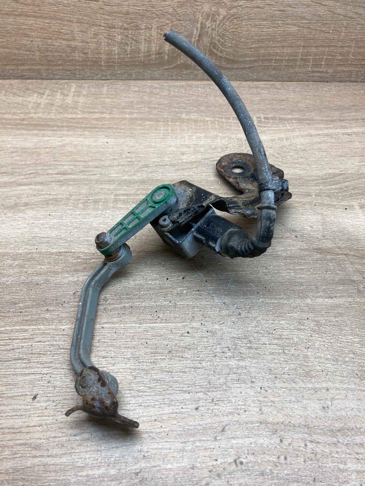 4F0907503 6PM008739  Headlight/headlamp level sensor Audi A6 S6 C6 4F