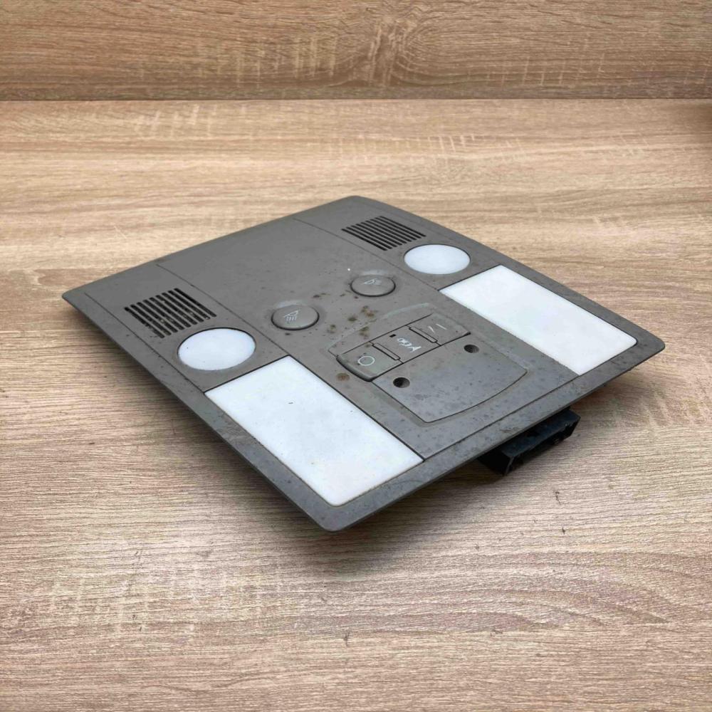 4E0947111F   Front seat light Audi A8 S8 D3 4E