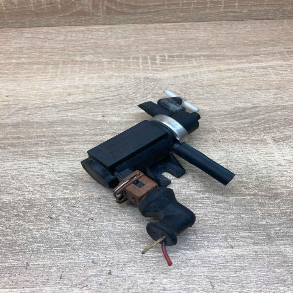1H0906627 72190320  Turbo solenoid valve Volkswagen PASSAT B5