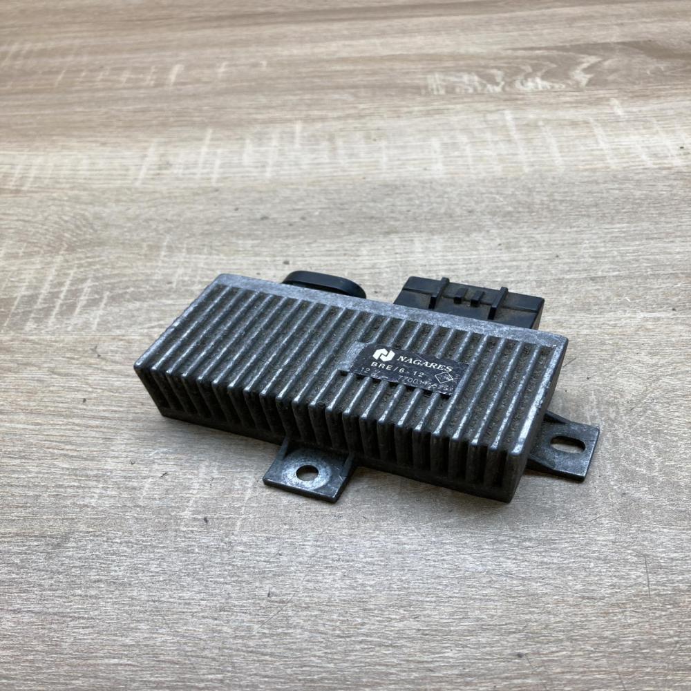 7700111525   Glow plug pre-heat relay Renault Scenic I