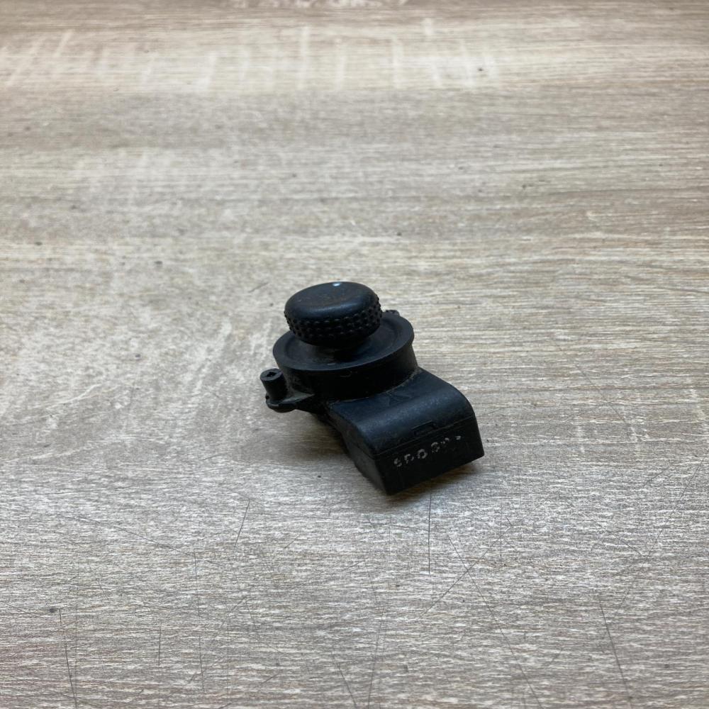 7700808035   Wing mirror switch Renault Laguna I