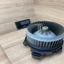 AV272700 8093  1M8 Heater fan/blower Toyota Avensis T270