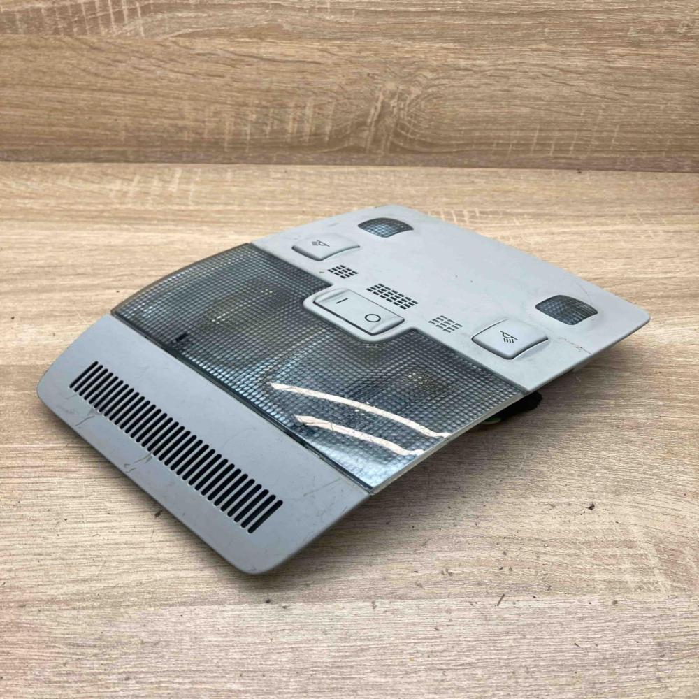 8E0951177   Front seat light Audi A4 S4 B7 8E 8H