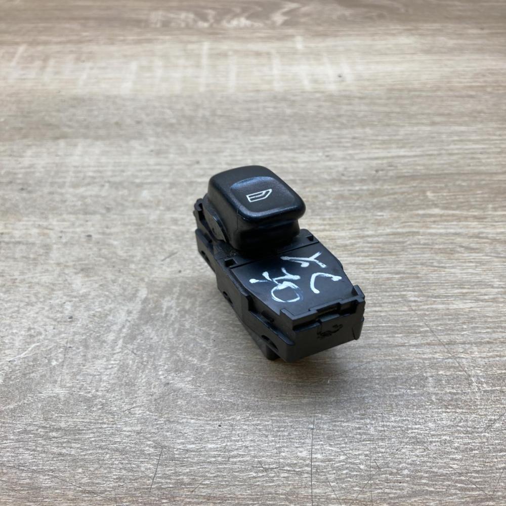 30658696   Electric window control switch Volvo XC70