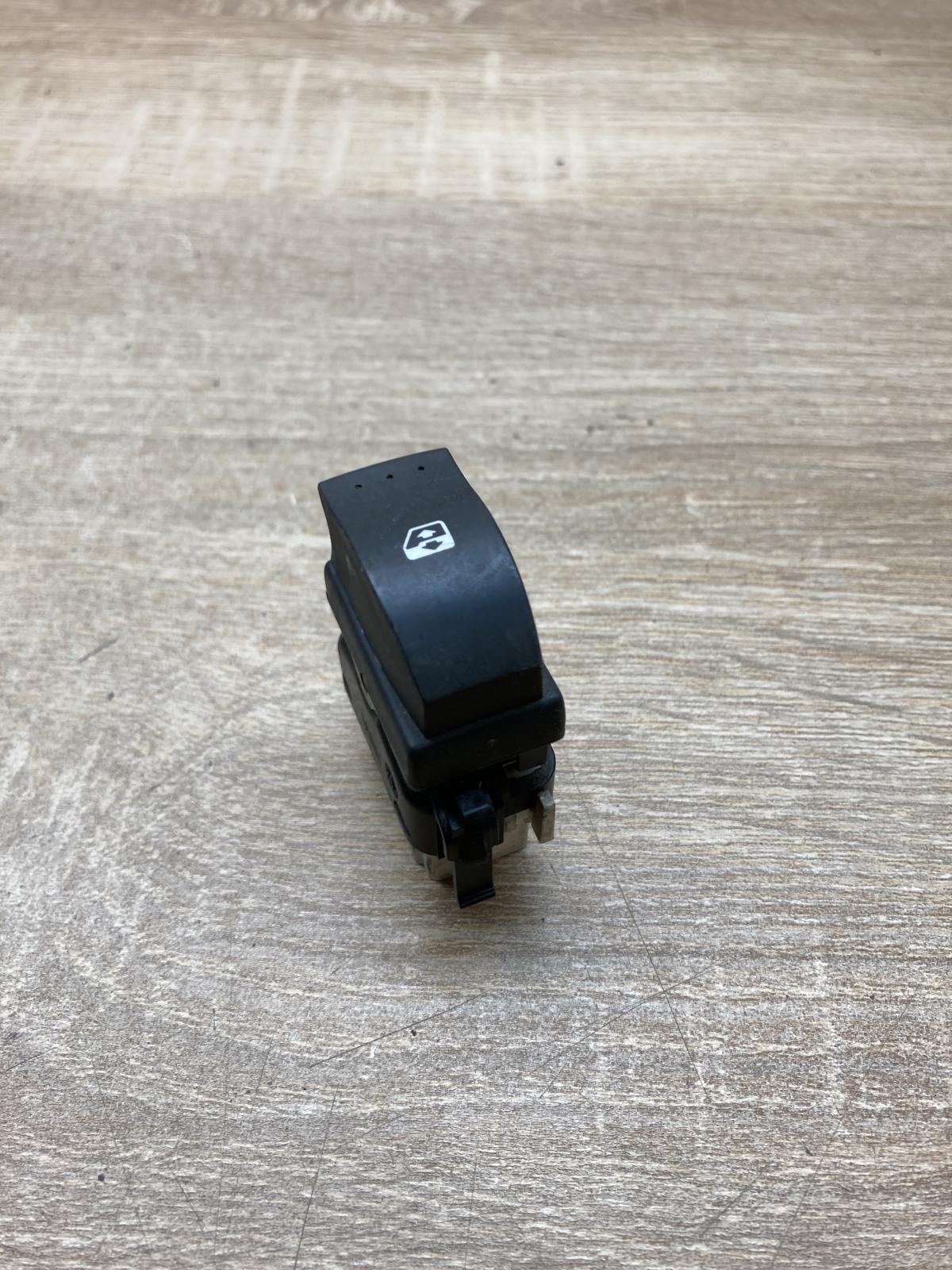 2648802   Electric window control switch Renault Laguna I