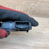 4E0820511 0132801323  Air flap motor/actuator Audi A8 S8 D3 4E