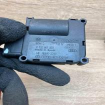 4E0820511 0132801323  Air flap motor/actuator Audi A8 S8 D3 4E