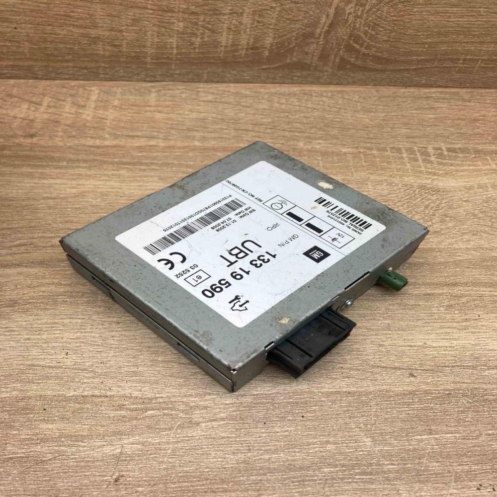 13319590  UBT Antenna control unit Opel Insignia A