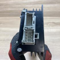86280 01040 C 28121049  Sound amplifier Pontiac Vibe