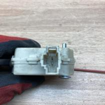 4E0862150   Fuel tank cap lock motor Audi A8 S8 D3 4E