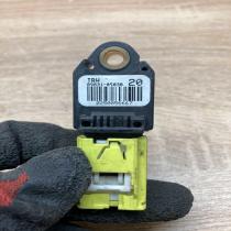 89831 05030   Airbag deployment crash/impact sensor Toyota Avensis T270