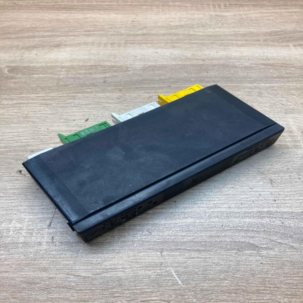 13797 6135 13797  Comfort/convenience module BMW 3 E36