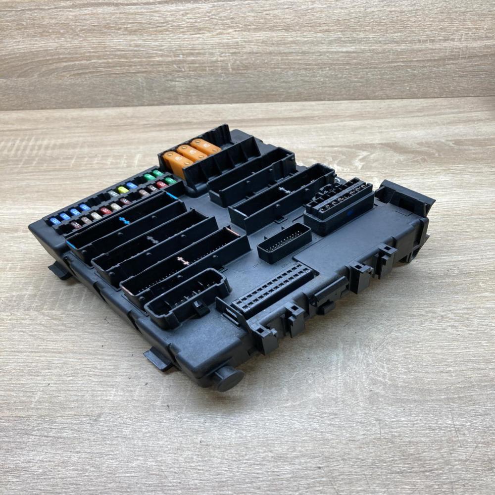 13205777 519165005  Fuse module Opel Signum