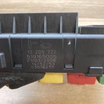 13205777 519165005  Fuse module Opel Signum