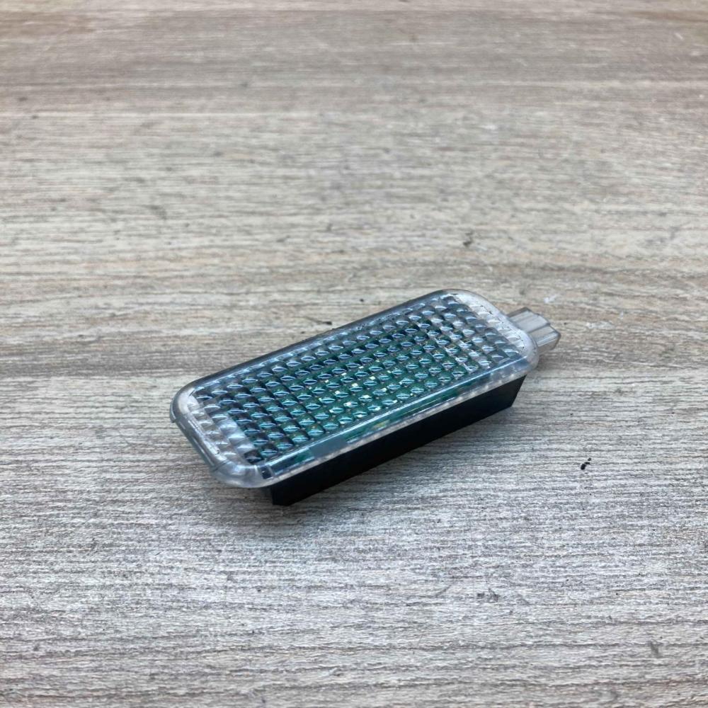 4E0947415   Other interior light Audi A8 S8 D3 4E