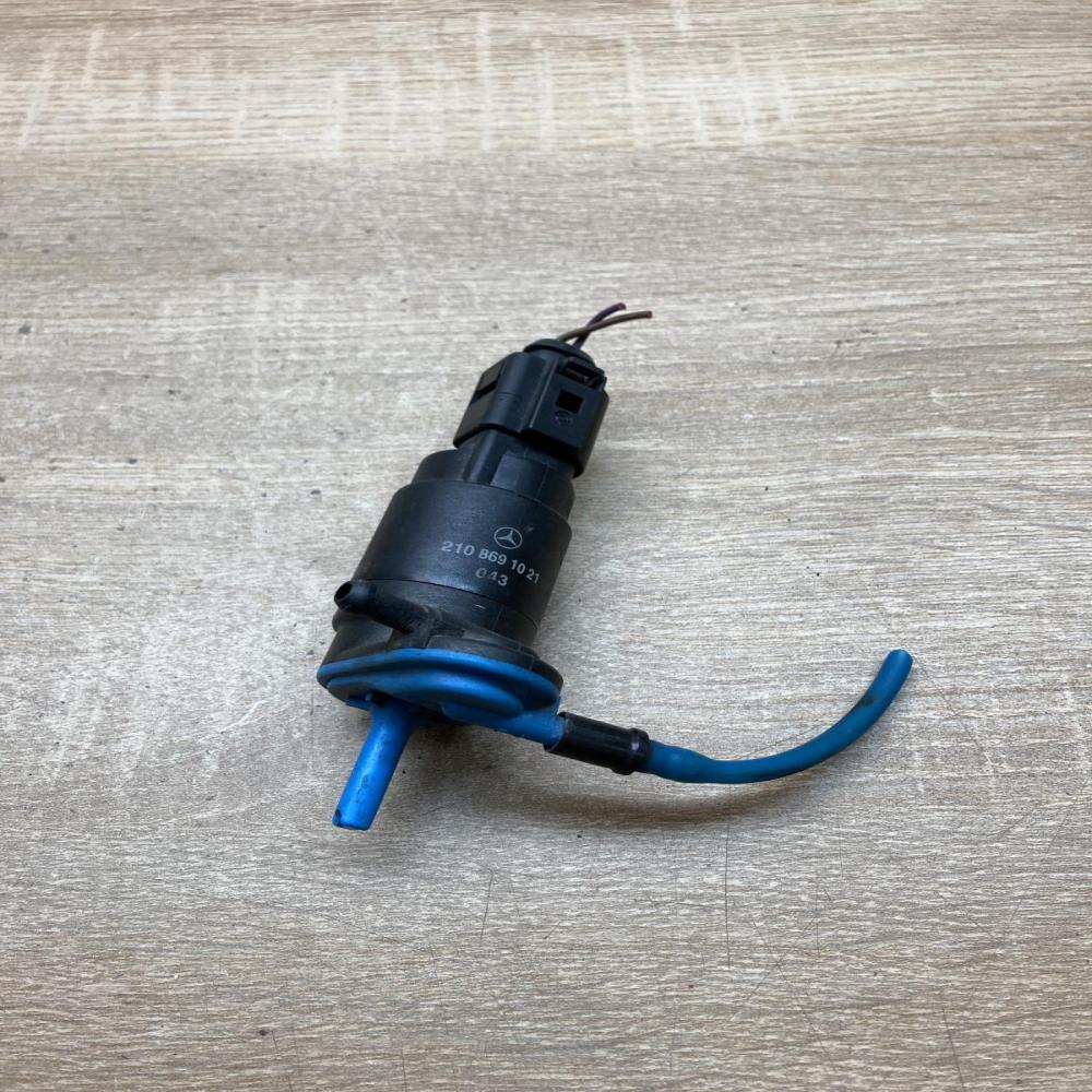 2108691021   Windscreen/windshield washer pump Mercedes-Benz E W210