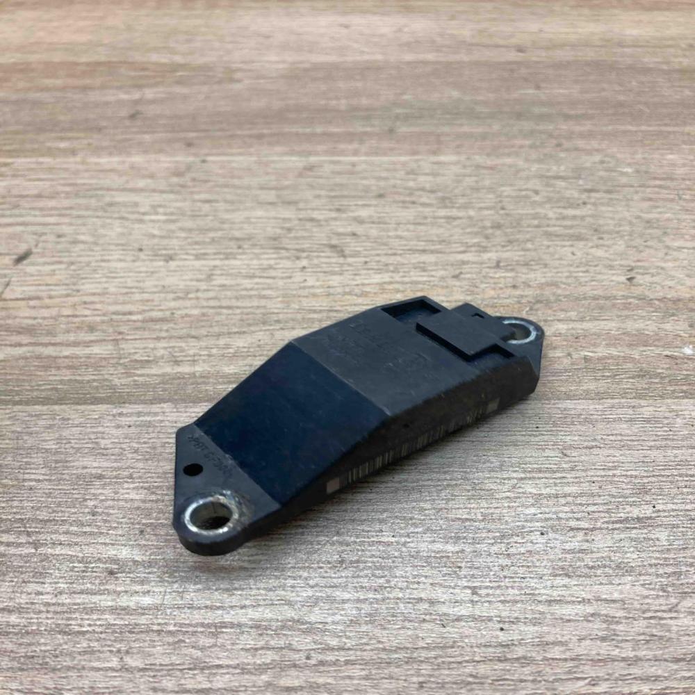 A0018209326 00402623A1  Airbag deployment crash/impact sensor Mercedes-Benz E W2