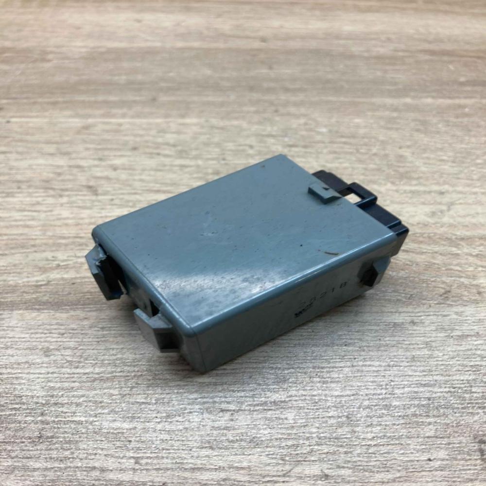 8 94376 088 0 IS 4212  Window wiper relay Isuzu Trooper